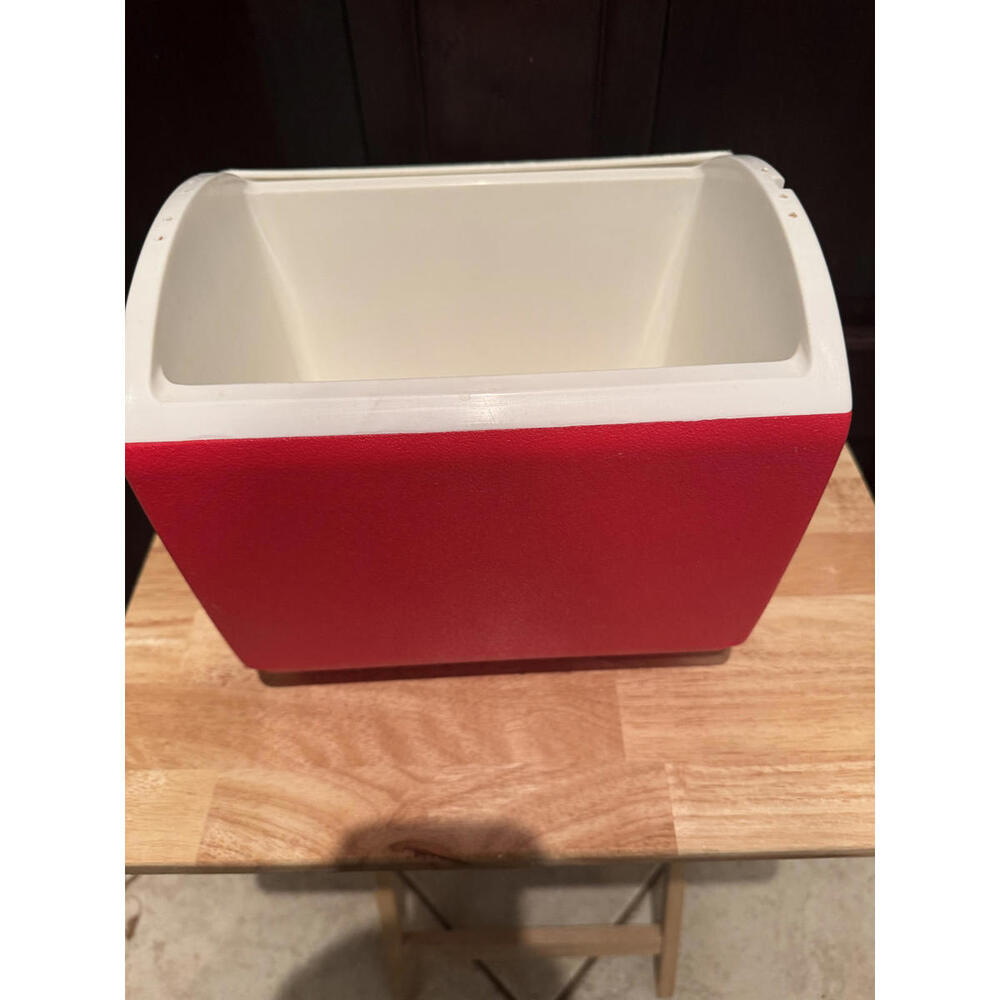 Igloo Playmate Personal Cooler - Red and White - Picture 5 of 5